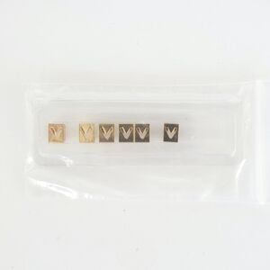 New Fire Mountain Bead Co Jill Wiseman jewelry slide lock Letter V Gold Tone